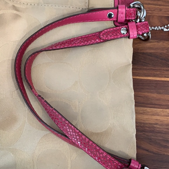 Coach authentic Handbag - Picture 14 of 14